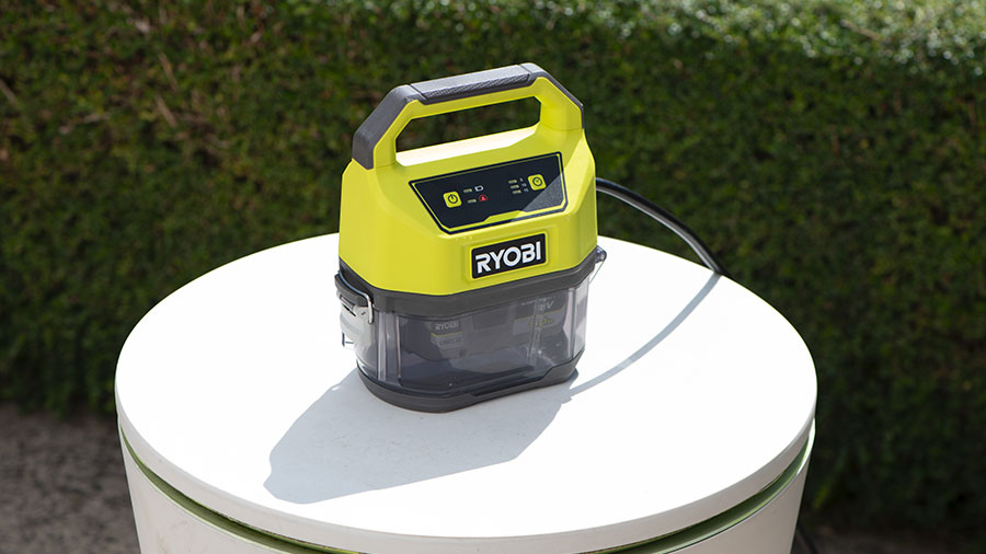 Pompe d'évacuation sur batterie 18 V ONE+ RY18SPA Ryobi : pour une  évacuation rapide de l'eau propre ou sale - Zone Outillage